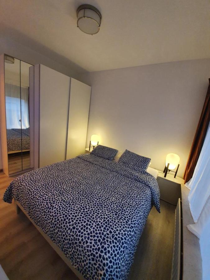 Cosy Corner In Quiet Suburb - All Cars Allowed Antwerpen Ngoại thất bức ảnh