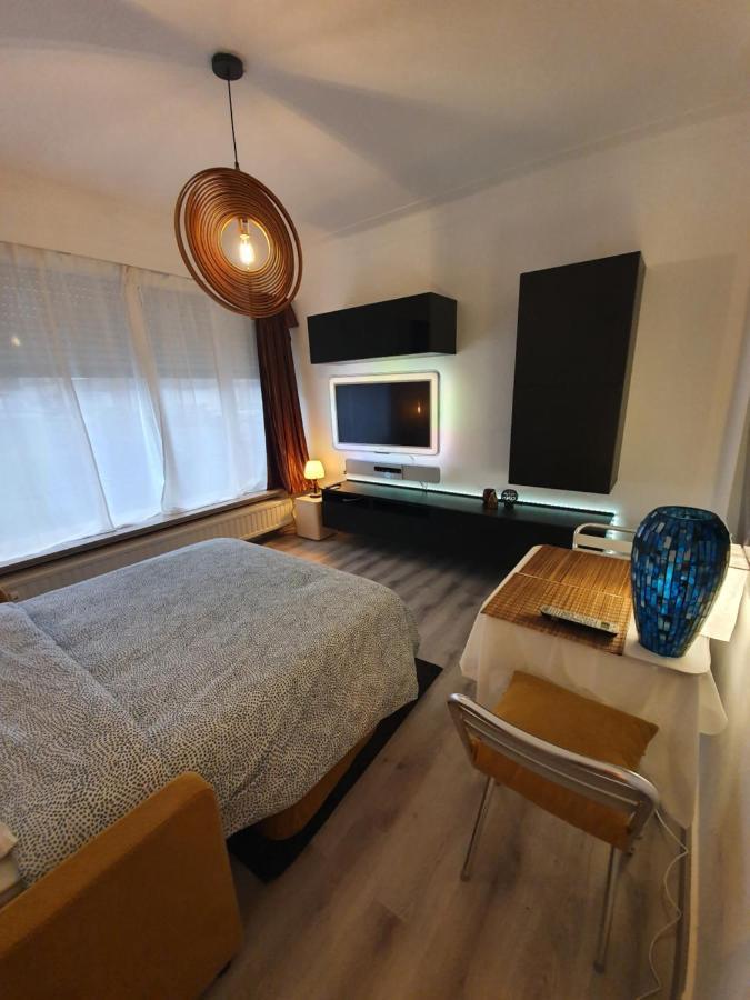 Cosy Corner In Quiet Suburb - All Cars Allowed Antwerpen Ngoại thất bức ảnh